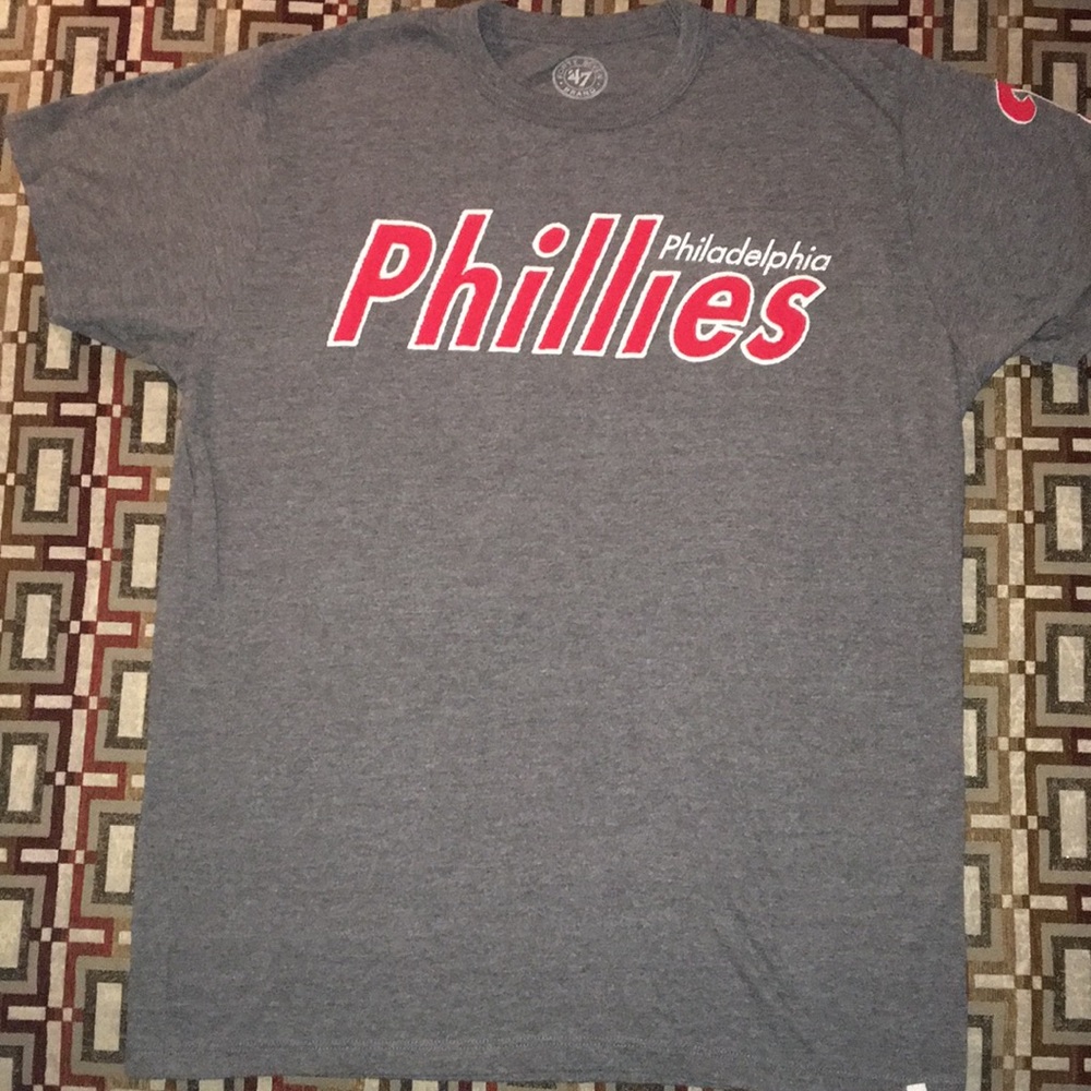 Men’s Small Forty Seven Gray Phillies T-shirt